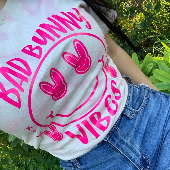 Bad bunny tee - Picture 2 of 3